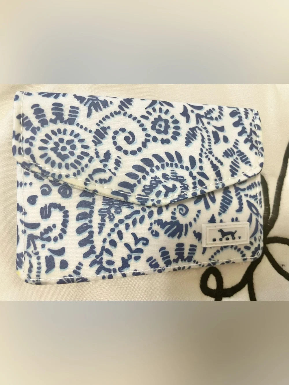 Scout coordinated pouch